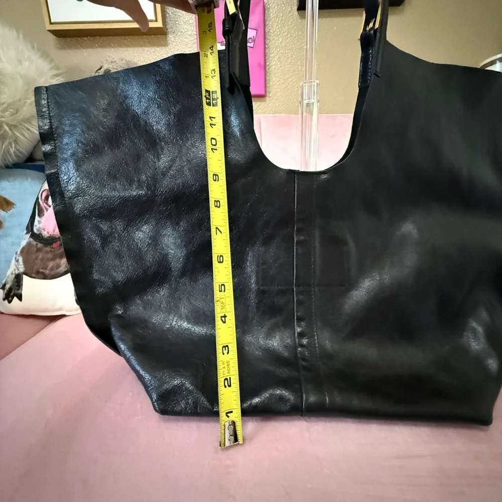💯 Authentic ALLSAINTS Soft Black Leather Hobo. Unique, large bag!! - Picture 5 of 15
